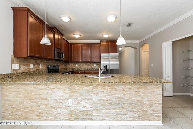 162 BRADFORD LAKE Circle, Jacksonville, FL 32218