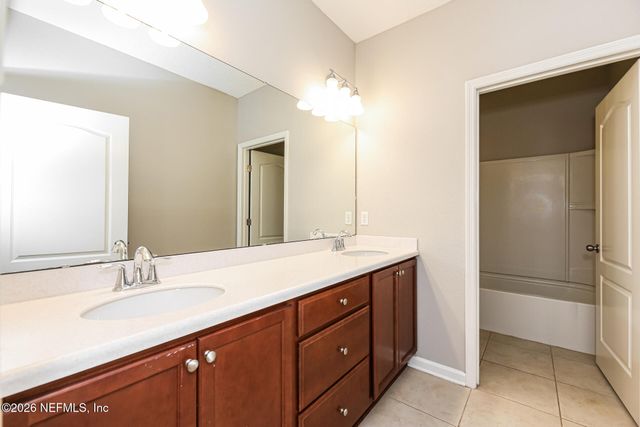 162 BRADFORD LAKE Circle, Jacksonville, FL 32218