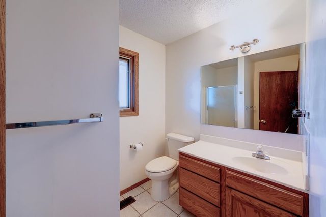 10 Leed Rd, Winfield, KS 67156