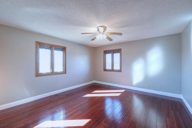 10 Leed Rd, Winfield, KS 67156