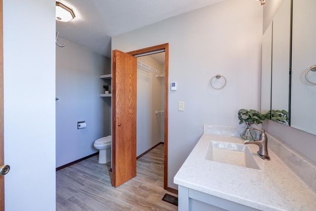 10 Leed Rd, Winfield, KS 67156