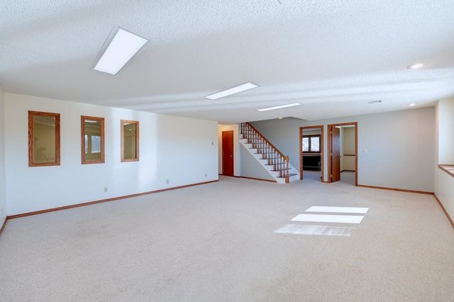 10 Leed Rd, Winfield, KS 67156