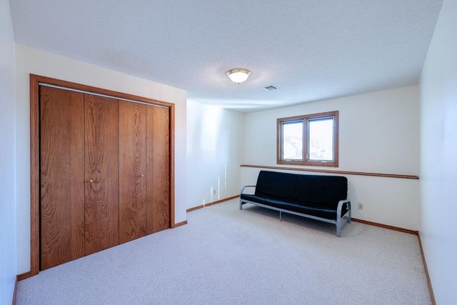 10 Leed Rd, Winfield, KS 67156