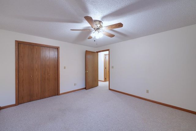 10 Leed Rd, Winfield, KS 67156