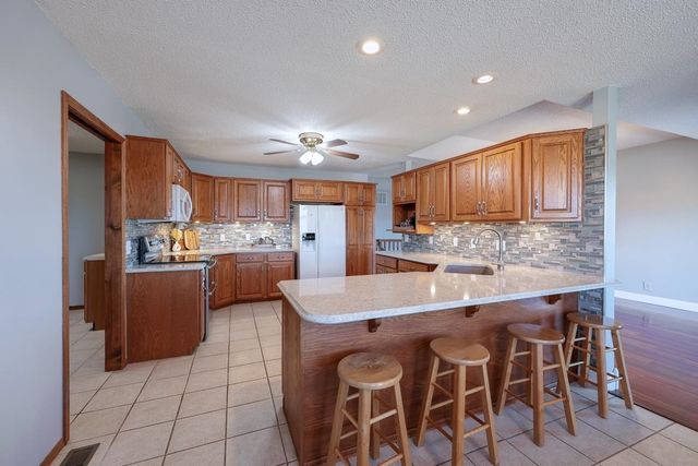 10 Leed Rd, Winfield, KS 67156