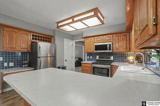 910 Hogan Drive, Papillion, NE 68046