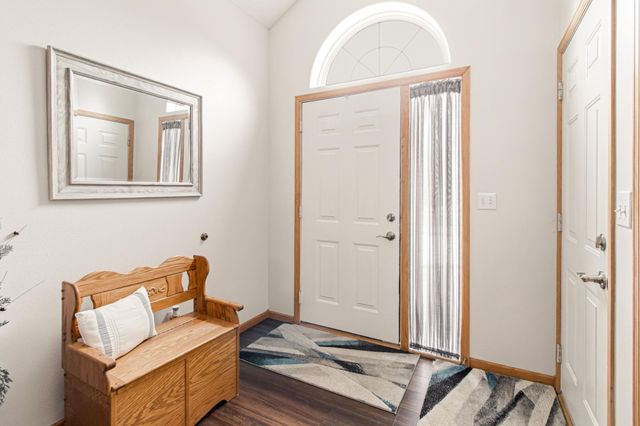 1727 37th Avenue S, Fargo, ND 58104