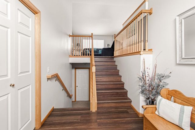 1727 37th Avenue S, Fargo, ND 58104