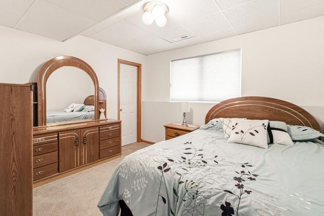 1727 37th Avenue S, Fargo, ND 58104