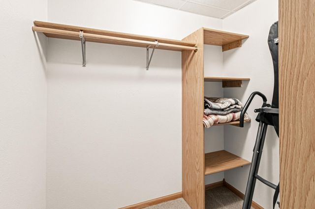 1727 37th Avenue S, Fargo, ND 58104