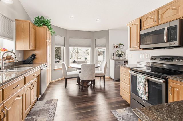 1727 37th Avenue S, Fargo, ND 58104