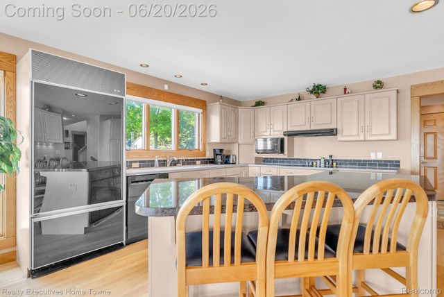 2975 Sandy Oaks Lane, Fort Gratiot Charter Township, MI 48059