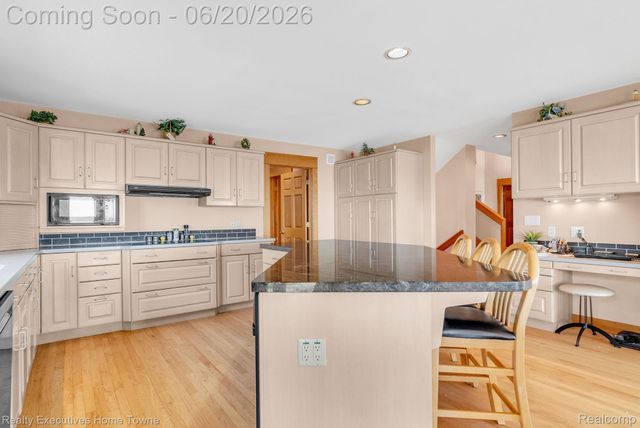 2975 Sandy Oaks Lane, Fort Gratiot Charter Township, MI 48059