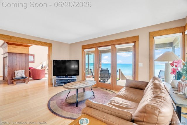2975 Sandy Oaks Lane, Fort Gratiot Charter Township, MI 48059