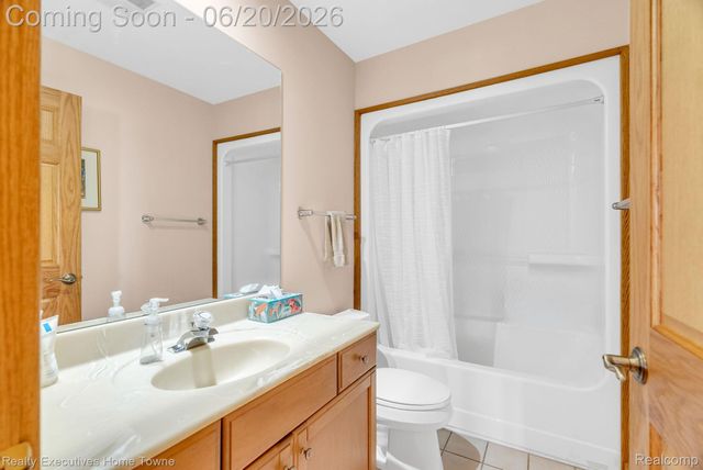 2975 Sandy Oaks Lane, Fort Gratiot Charter Township, MI 48059