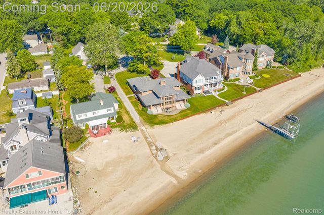 2975 Sandy Oaks Lane, Fort Gratiot Charter Township, MI 48059