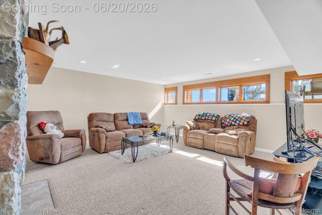 2975 Sandy Oaks Lane, Fort Gratiot Charter Township, MI 48059