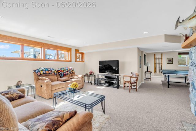 2975 Sandy Oaks Lane, Fort Gratiot Charter Township, MI 48059