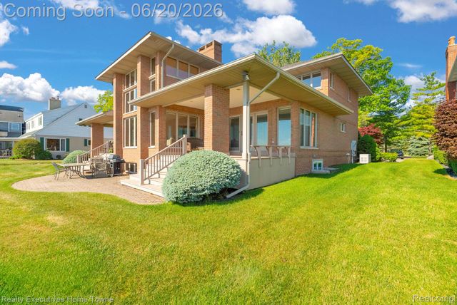 2975 Sandy Oaks Lane, Fort Gratiot Charter Township, MI 48059