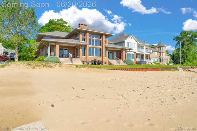 2975 Sandy Oaks Lane, Fort Gratiot Charter Township, MI 48059