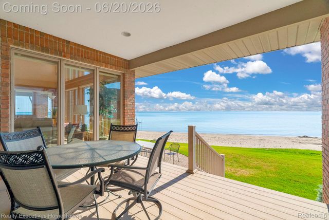 2975 Sandy Oaks Lane, Fort Gratiot Charter Township, MI 48059
