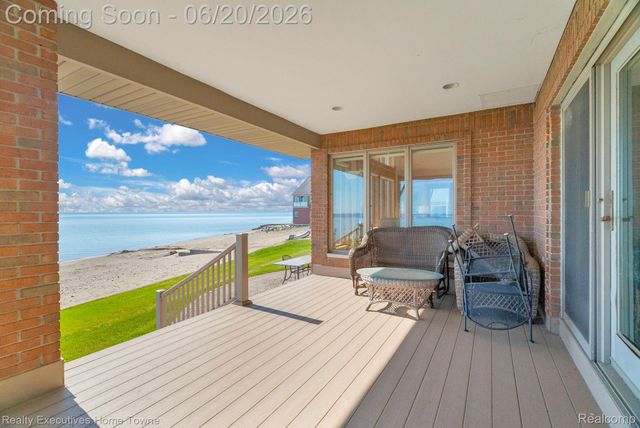 2975 Sandy Oaks Lane, Fort Gratiot Charter Township, MI 48059