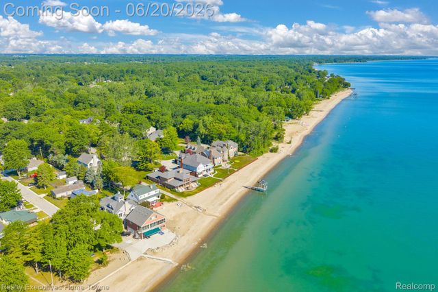 2975 Sandy Oaks Lane, Fort Gratiot Charter Township, MI 48059