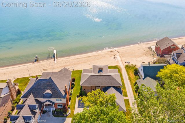 2975 Sandy Oaks Lane, Fort Gratiot Charter Township, MI 48059