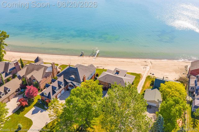2975 Sandy Oaks Lane, Fort Gratiot Charter Township, MI 48059