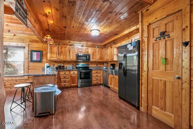 620 Chickasaw Gap Way, Pigeon Forge, TN 37863