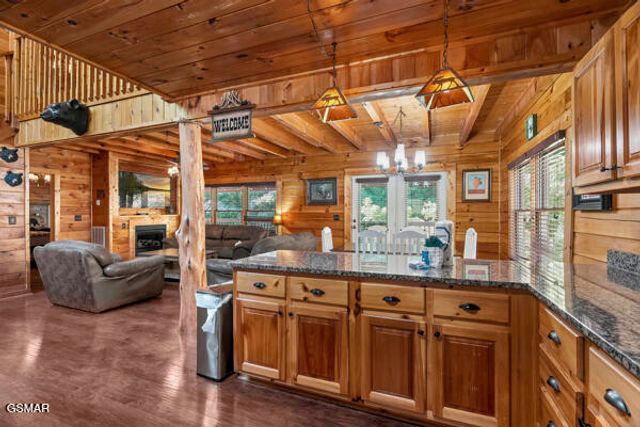 620 Chickasaw Gap Way, Pigeon Forge, TN 37863