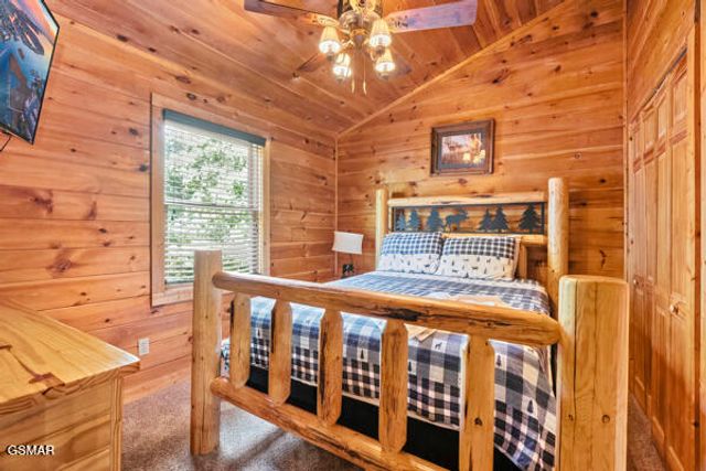620 Chickasaw Gap Way, Pigeon Forge, TN 37863