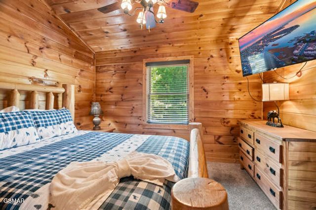 620 Chickasaw Gap Way, Pigeon Forge, TN 37863