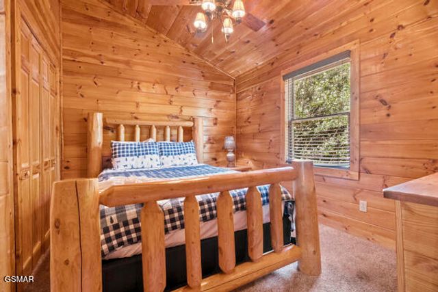 620 Chickasaw Gap Way, Pigeon Forge, TN 37863