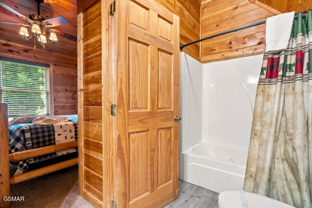 620 Chickasaw Gap Way, Pigeon Forge, TN 37863