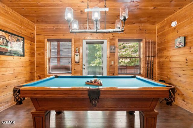 620 Chickasaw Gap Way, Pigeon Forge, TN 37863