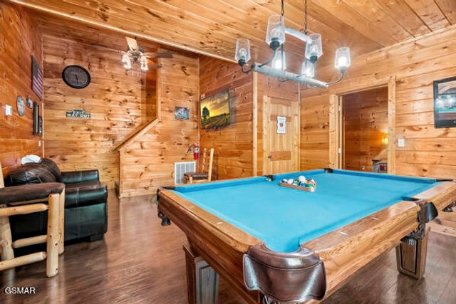 620 Chickasaw Gap Way, Pigeon Forge, TN 37863