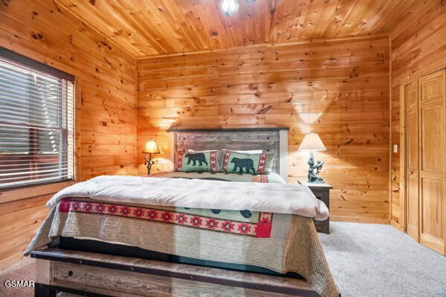 620 Chickasaw Gap Way, Pigeon Forge, TN 37863