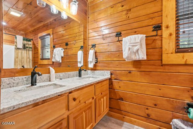 620 Chickasaw Gap Way, Pigeon Forge, TN 37863