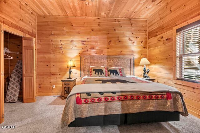 620 Chickasaw Gap Way, Pigeon Forge, TN 37863