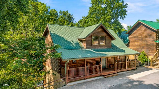 620 Chickasaw Gap Way, Pigeon Forge, TN 37863