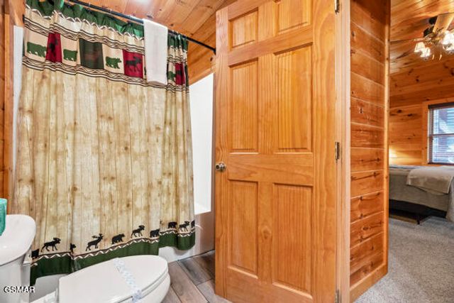 620 Chickasaw Gap Way, Pigeon Forge, TN 37863