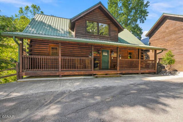 620 Chickasaw Gap Way, Pigeon Forge, TN 37863