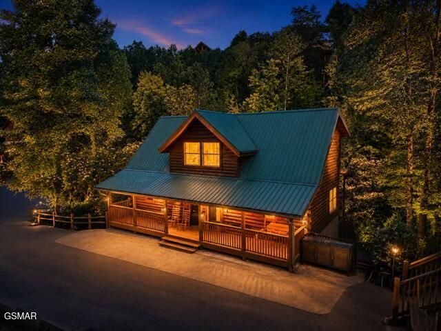 620 Chickasaw Gap Way, Pigeon Forge, TN 37863