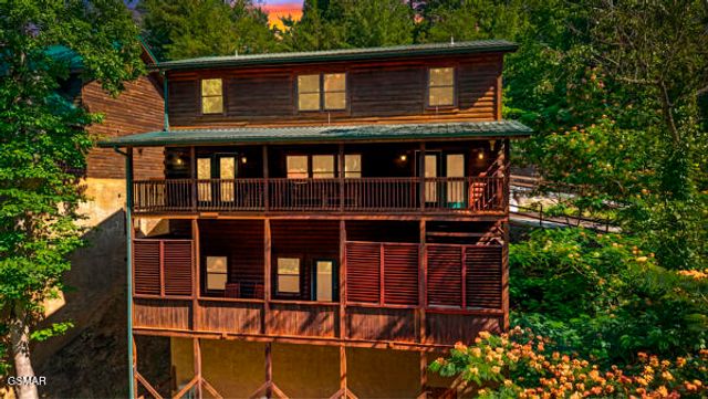 620 Chickasaw Gap Way, Pigeon Forge, TN 37863