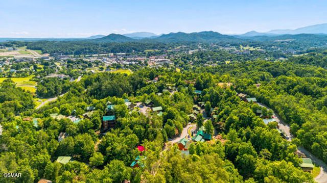 620 Chickasaw Gap Way, Pigeon Forge, TN 37863