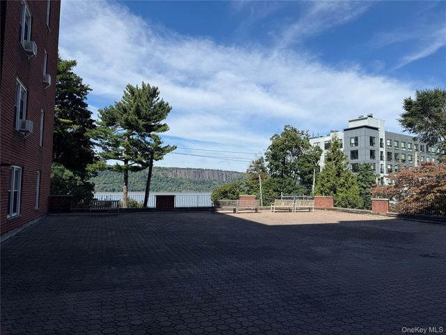 1 Hawley Terrace 1G, Yonkers, NY 10701