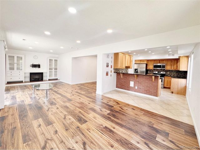 6425 S Dayton St 102, Englewood, CO 80111
