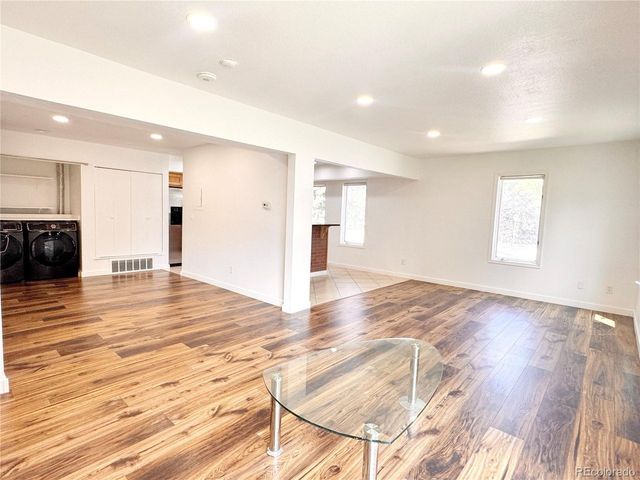 6425 S Dayton St 102, Englewood, CO 80111