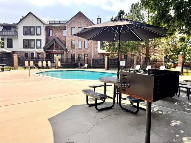 6425 S Dayton St 102, Englewood, CO 80111